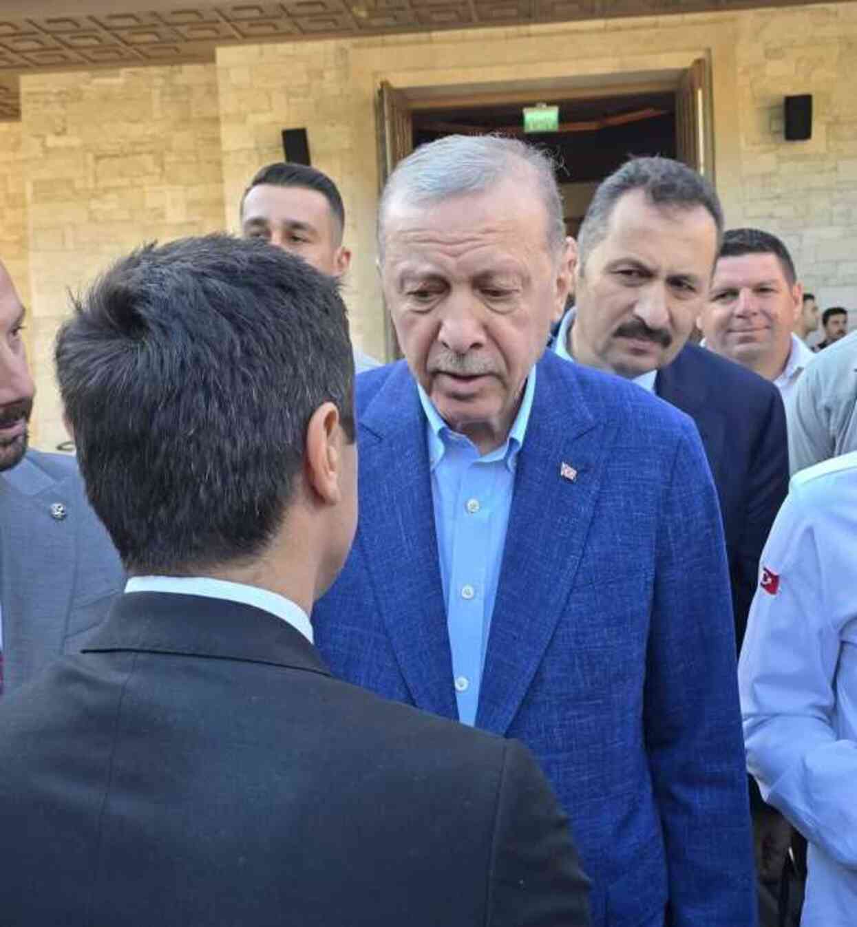 Cumhurbaşkanı Erdoğan bayram namazını Marmaris'te kıldı Cumhurbaşkanı Erdoğan bayram namazını Marmaris'te kıldı