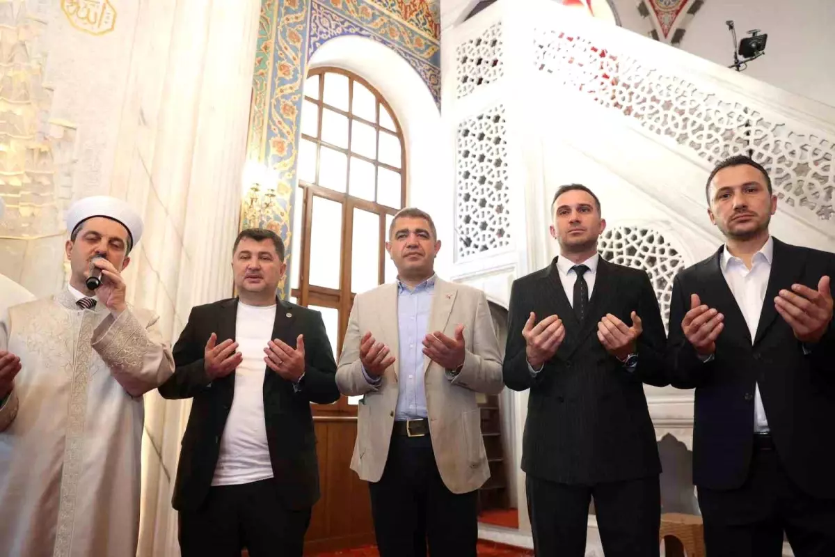 5 Çoban ve 300 Hayvan Dağda Mahsur Kaldı