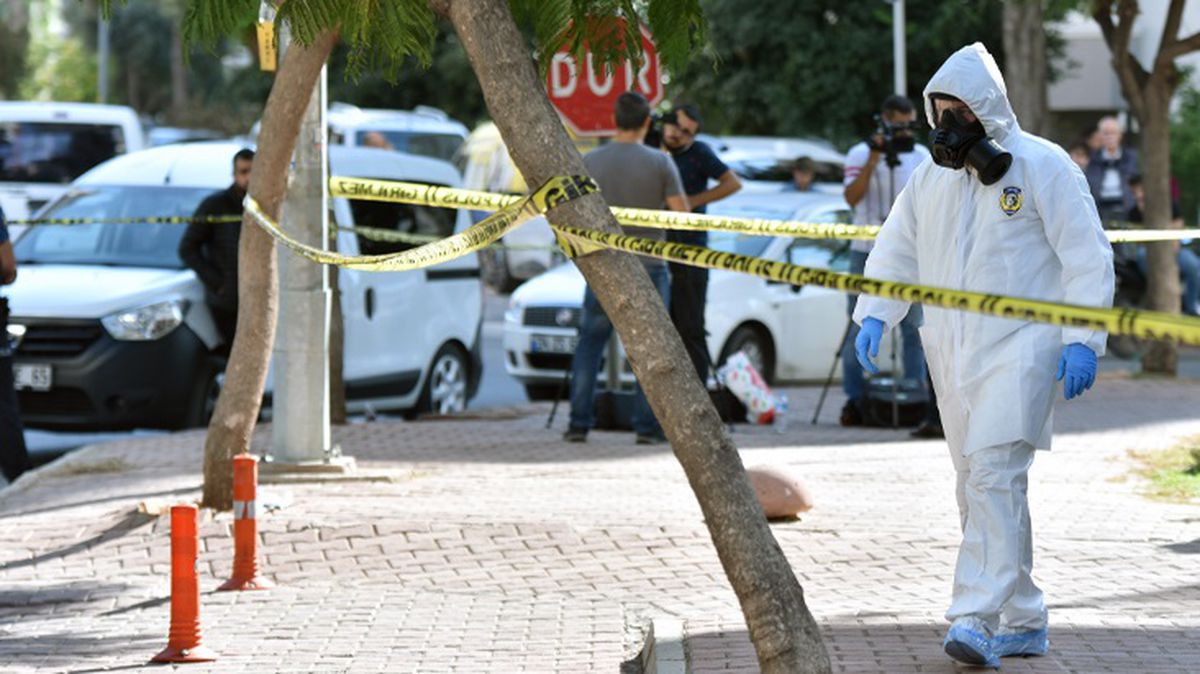 Eşiyle sorunlar yaşayan polis memuru intihar etti