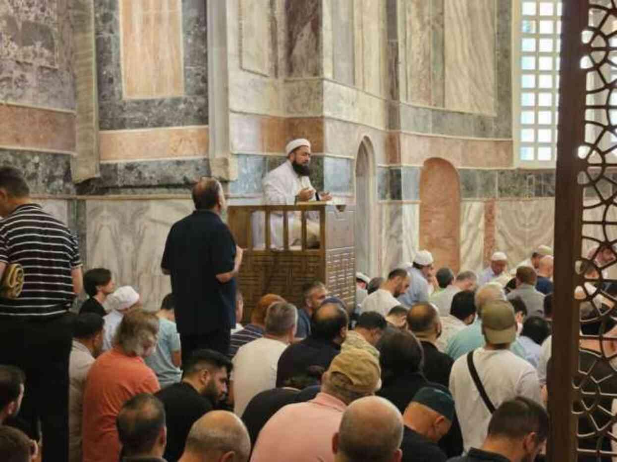 Kariye Camii'nde 79 yıl aradan sonra ilk bayram namazı kılındı