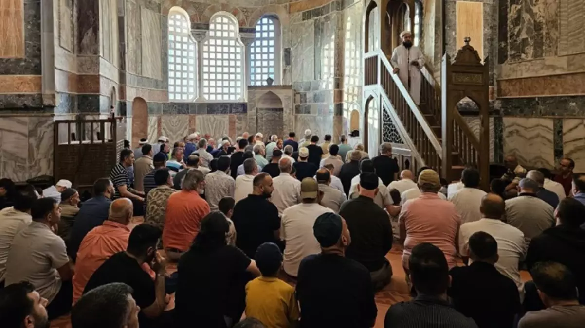 Kariye Camii\'nde 79 yıl aradan sonra ilk bayram namazı kılındı