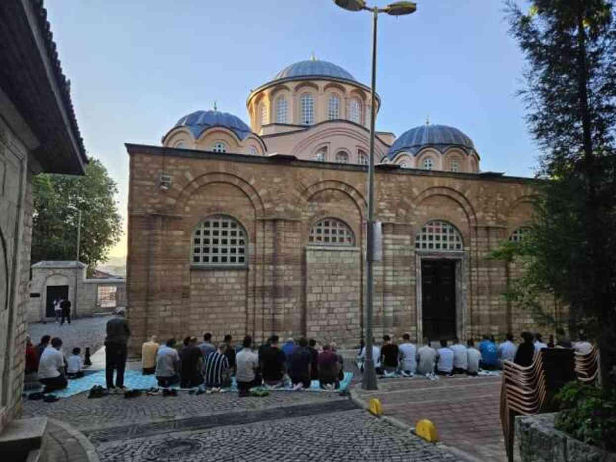 Kariye Camii'nde 79 yıl aradan sonra ilk bayram namazı kılındı