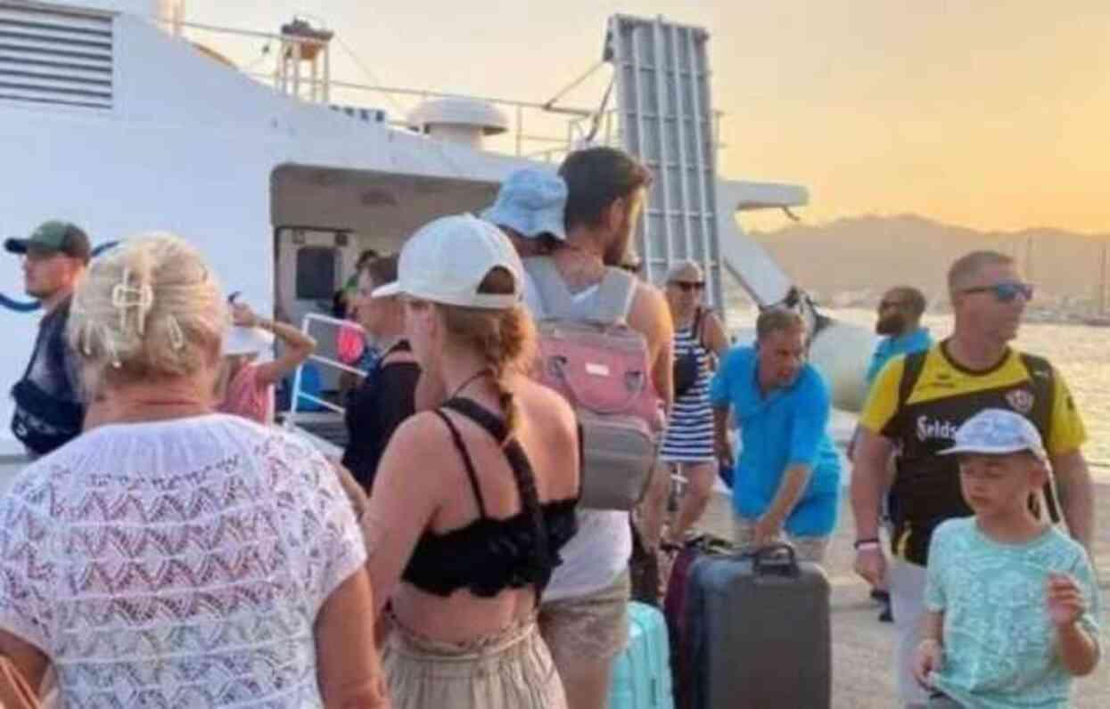 Rodos Adası'na Türk vatandaşları yoğunluk nedeniyle alınmadı