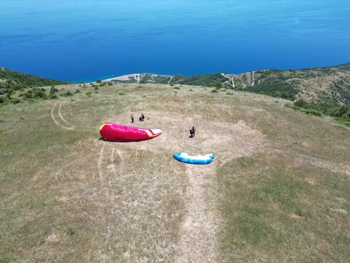 Taze Para-parite Birleşti Dolar 1.35 YTL\'ye İndi