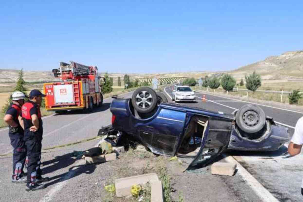 Nevşehir'de Otomobil Uçarak Devrildi: 5 Yaralı Nevşehir'de Otomobil Uçarak Devrildi: 5 Yaralı