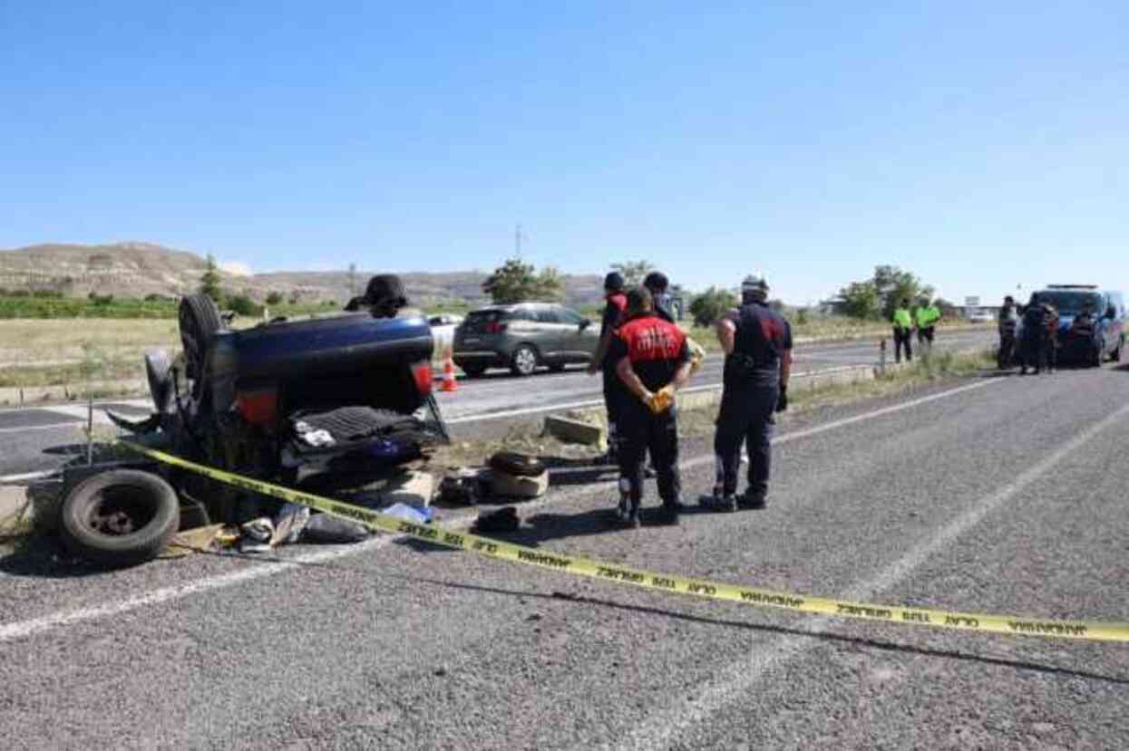 Nevşehir'de Otomobil Uçarak Devrildi: 5 Yaralı Nevşehir'de Otomobil Uçarak Devrildi: 5 Yaralı