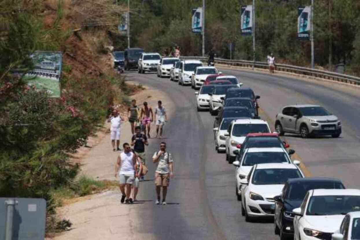 Tatilciler Ölüdeniz'e Ulaşmak İçin Kilometrelerce Yürüdüler