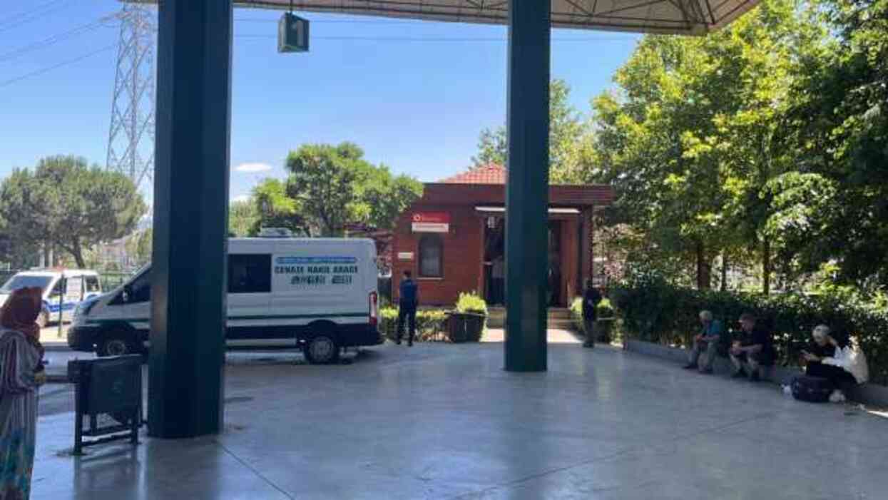 Kocaeli'de 1 kişi otogar mescidinde ölü bulundu Kocaeli'de 1 kişi otogar mescidinde ölü bulundu