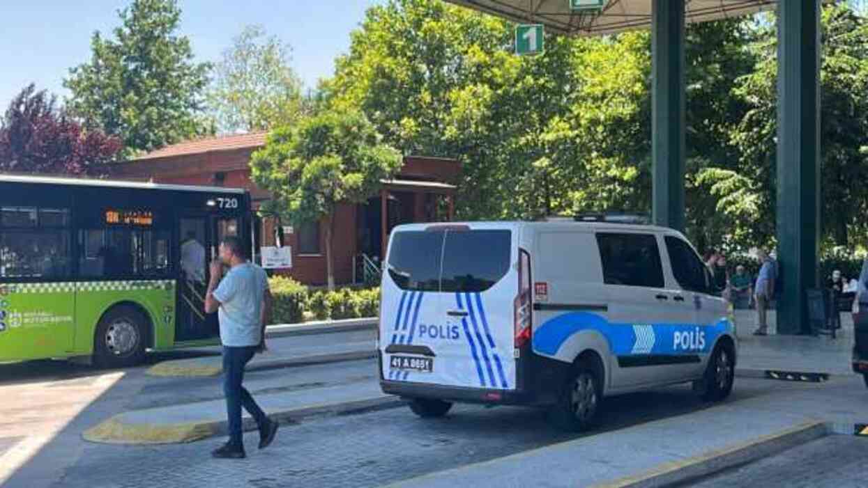 Kocaeli'de 1 kişi otogar mescidinde ölü bulundu Kocaeli'de 1 kişi otogar mescidinde ölü bulundu