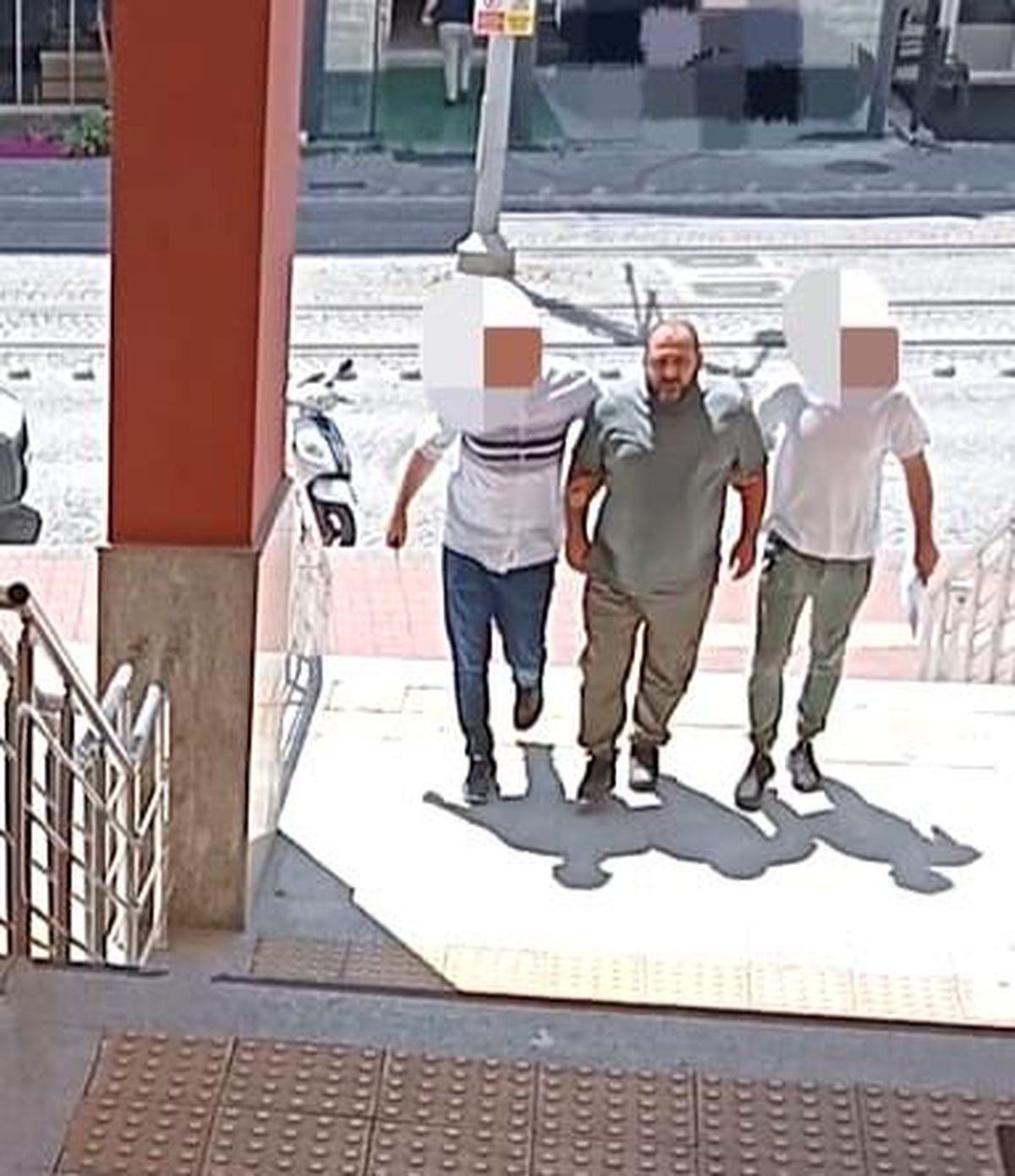 5 yıl 10 ay kesinleşmiş hapis cezası ile aranan şahıs kıskıvrak yakalandı