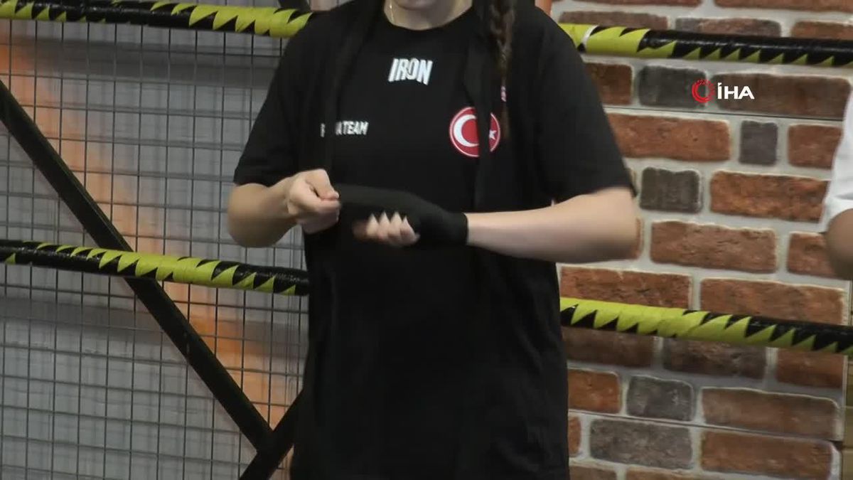 Berry Tangasını Gizleyemedi