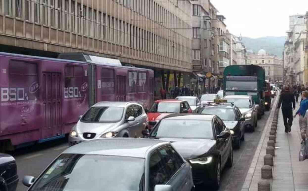 Balkanlar'da elektrik kesintisi! Birçok ülkede hayat durma noktasına geldi