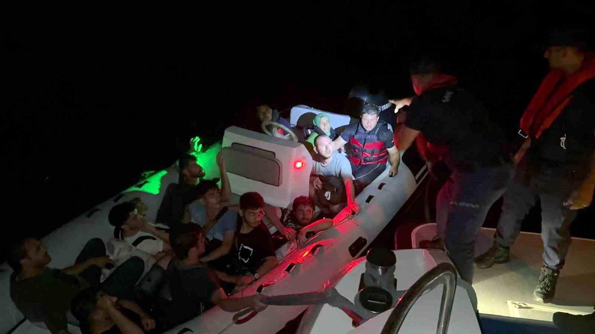 Fethiye\'de Göçmen Kaçakçılığı Operasyonu: 10 Göçmen Yakalandı