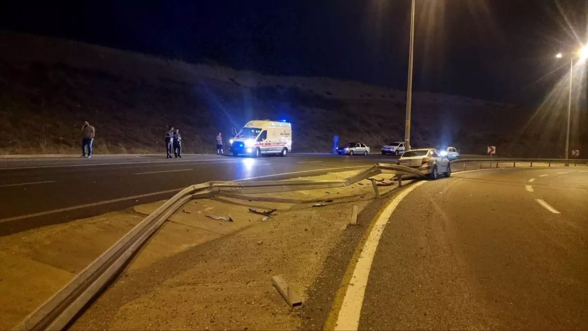 Dershane Öğrencilerinden Bin Öğrenciye Kitap Kırtasiye Yardımı