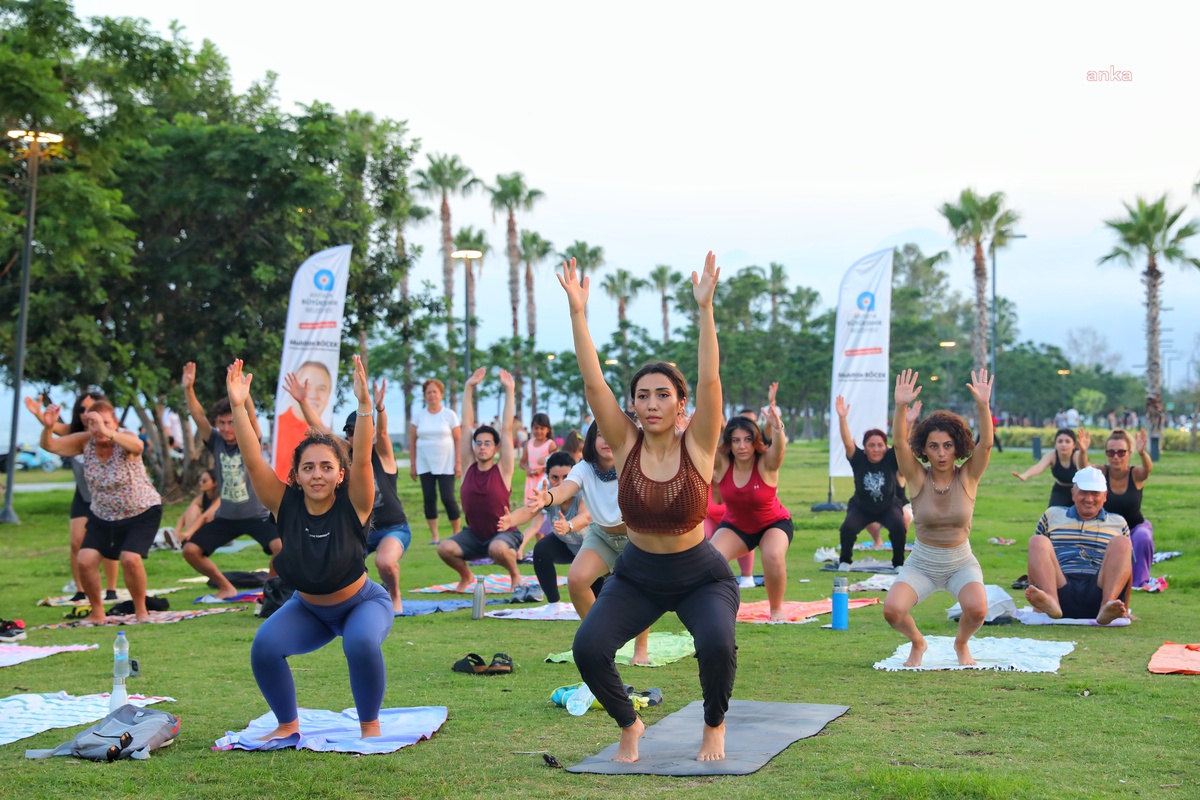 Antalya Büyükşehir Belediyesi Dünya Yoga Günü\'nü Kutladı