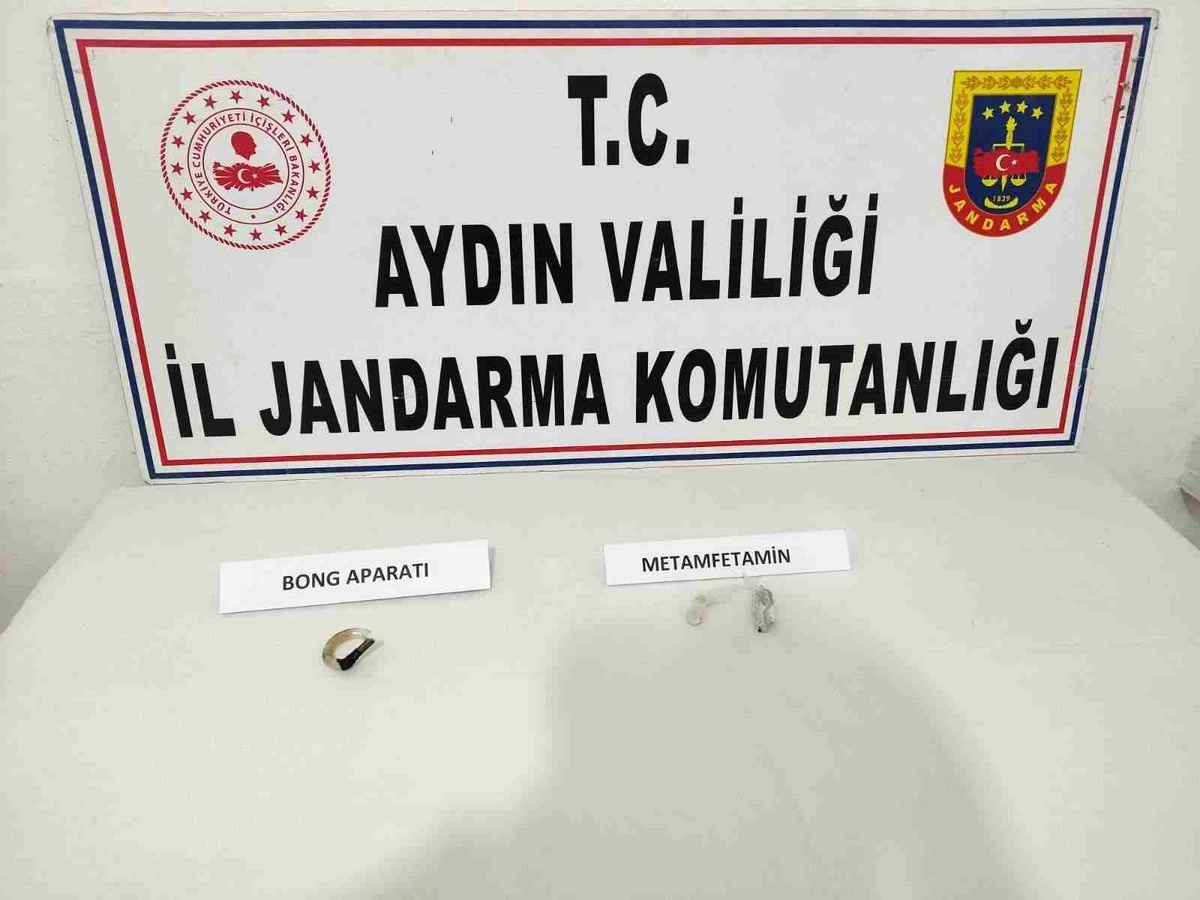 Didim\'de Jandarma Operasyonu: 6 Şahıstan Uyuşturucu Madde Ele Geçirildi
