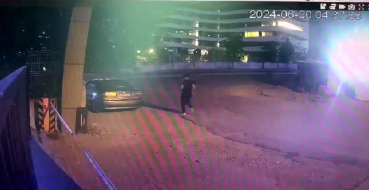 Bağcılar\'da Emekli Polis Memuru Silahla Öldürüldü, 2 Kişi Gözaltına Alındı
