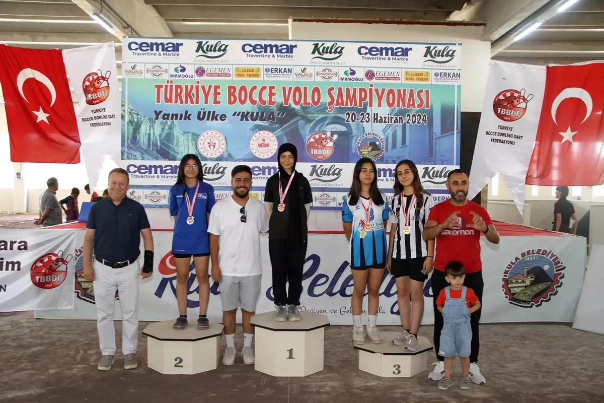 Kula\'da düzenlenen Bocce Volo Türkiye Şampiyonası\'nda dereceye giren sporcular ödüllendirildi