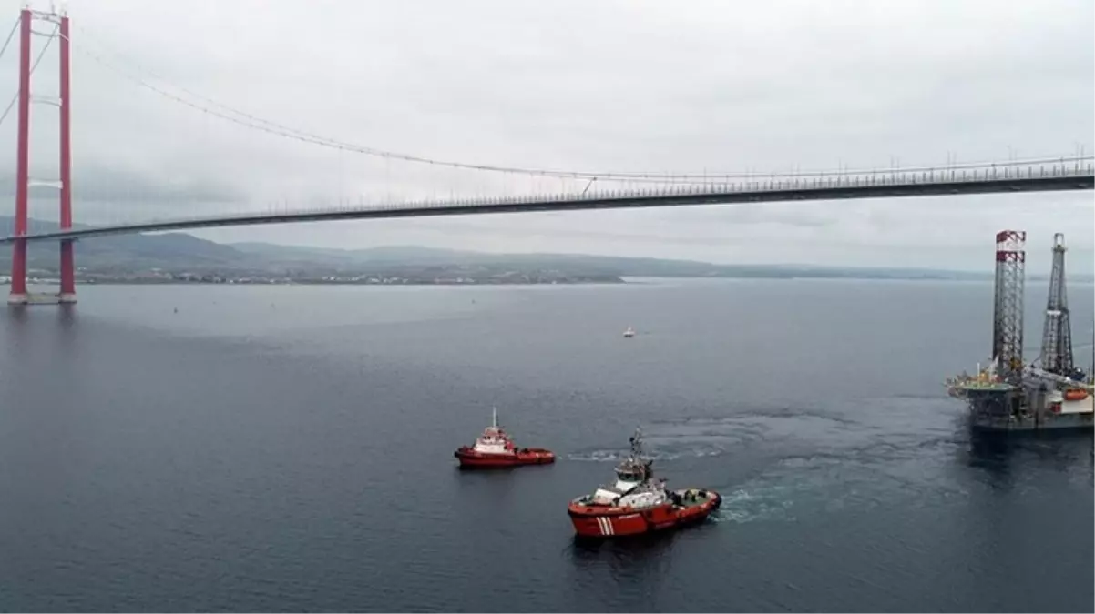 Çanakkale Boğazı\'nda durdurulan gemi trafiği çift yönlü olarak açıldı