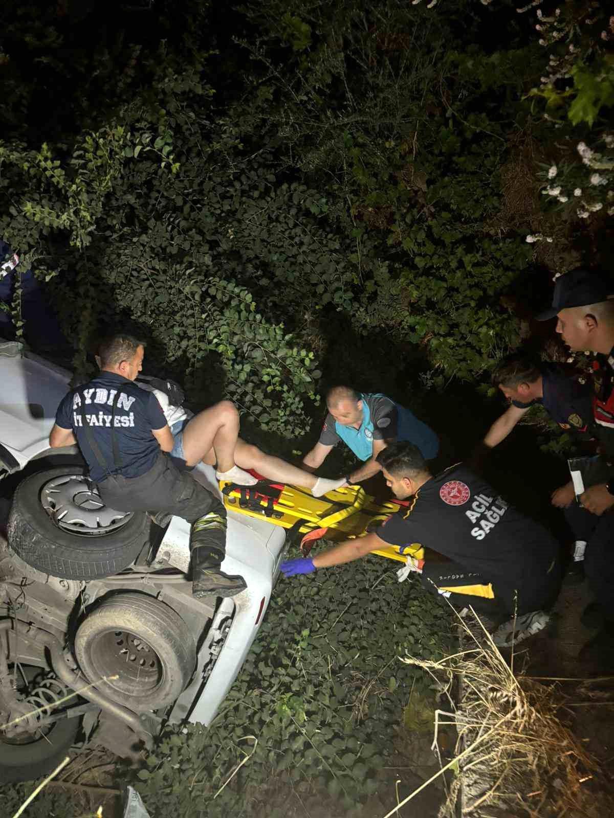 Aydın\'da otomobil şarampole devrildi: 5 yaralı