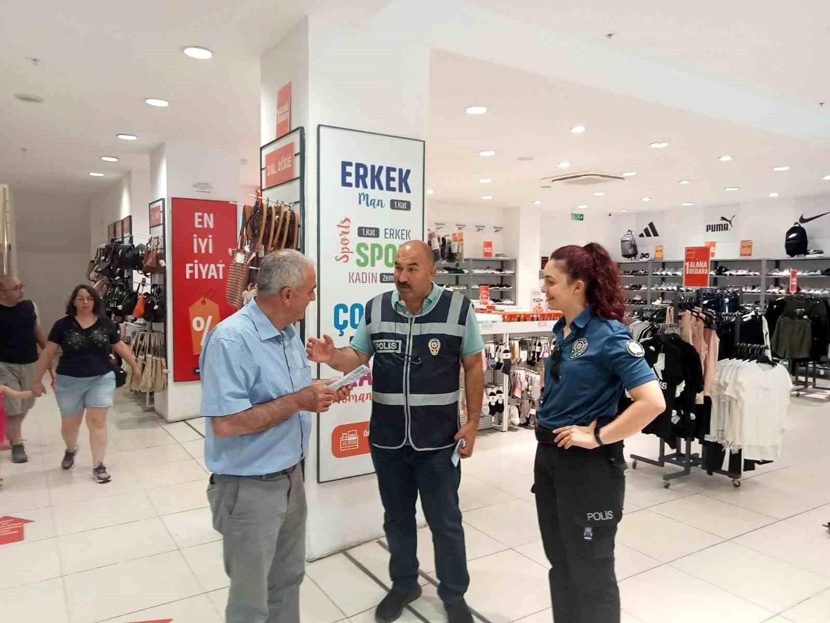 Bozüyük Polisi Vatandaşları Dolandırıcılığa Karşı Bilgilendirdi