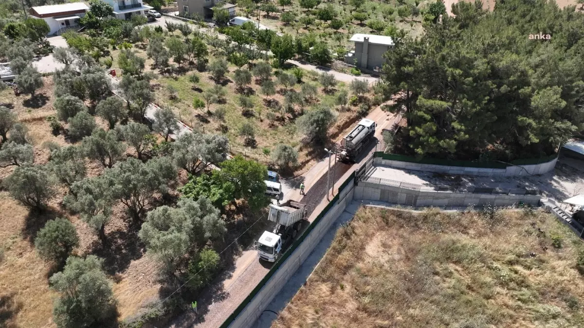 İzmir Büyükşehir Belediyesi Kurban Bayramı\'nda Yol Bakım ve Onarım Çalışmalarına Devam Ediyor