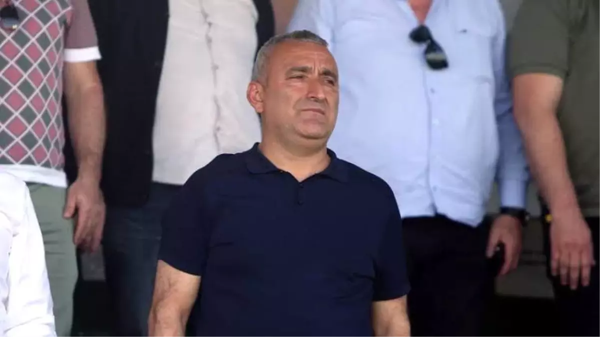 Karacabey Belediyespor Başkanı Ekrem Senal, Kulübün Hissesini Devretmek İstediğini Açıkladı