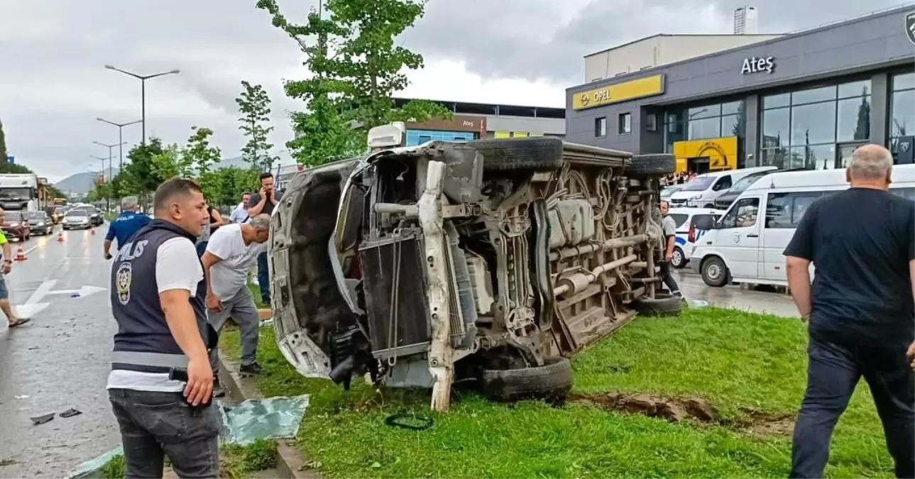 Ordu\'da Minibüs Kazası: 1 Ölü, 4 Yaralı