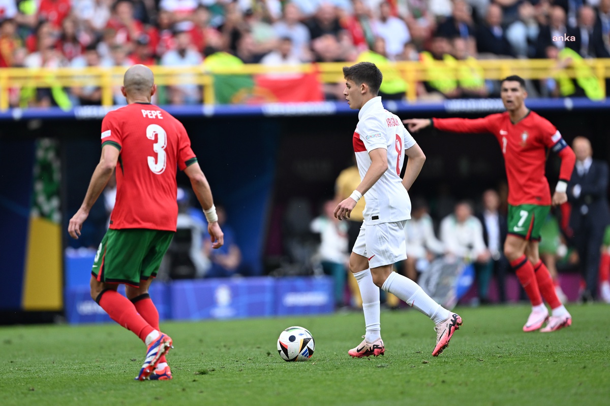 Avrupa Futbol Şampiyonası\'nda Türkiye Portekiz\'e 3-0 yenildi