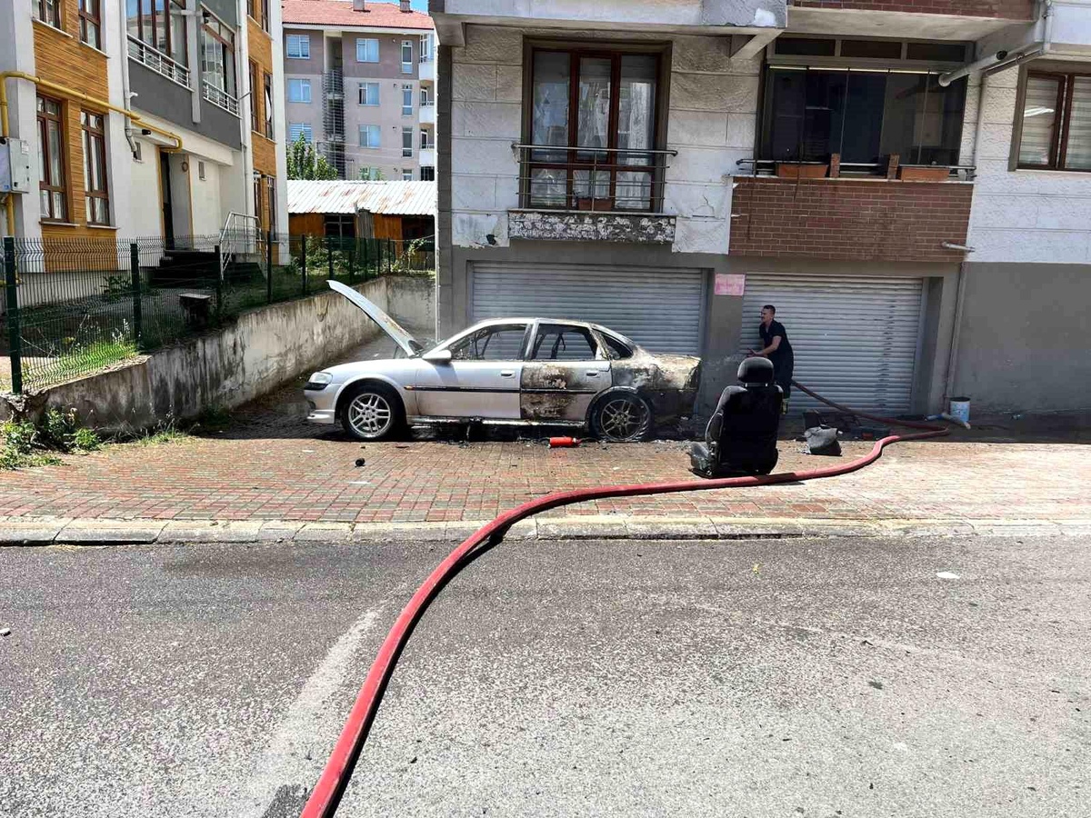 Bolu\'da kaynak yapılan otomobil kül oldu