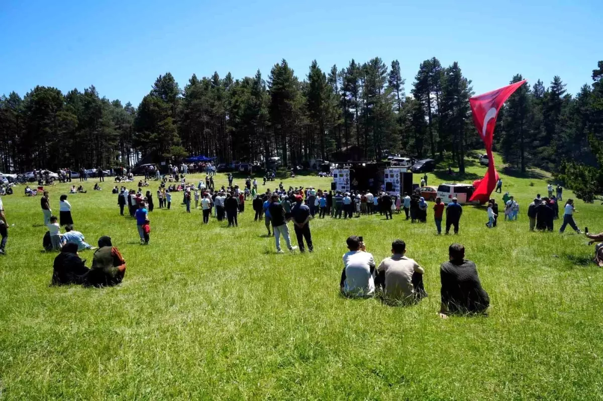 Güzelhisar Kalesi\'nin varisleri Gümüşhane\'de yayla şenliğinde buluştu