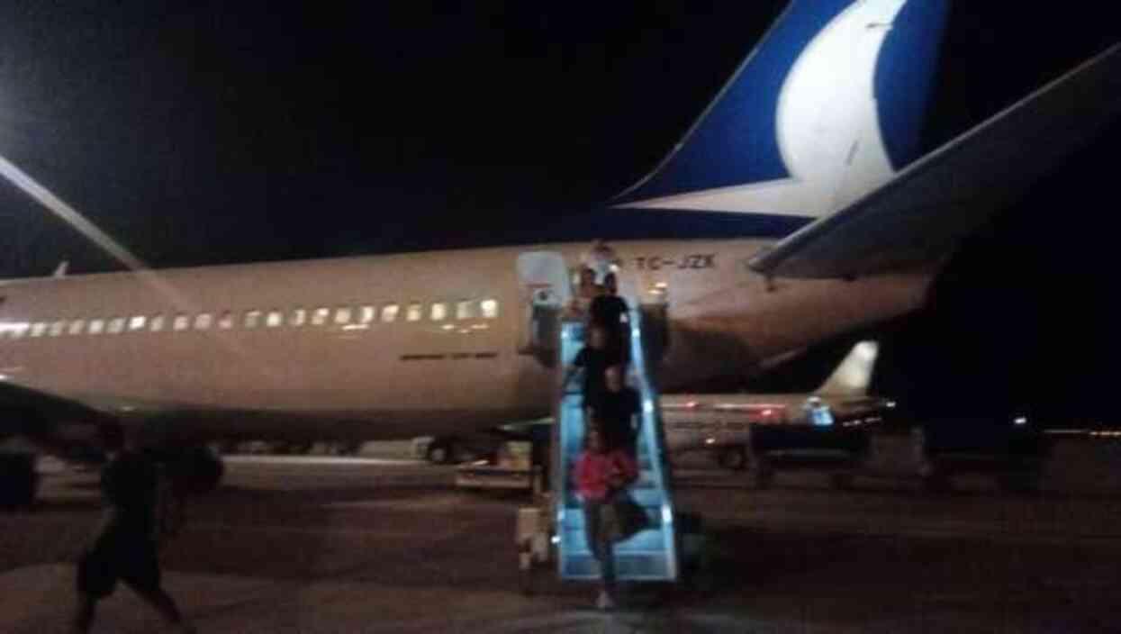 Havada panik anları! Türbülansa giren uçaktaki yolcular çığlık çığlığa kaldı