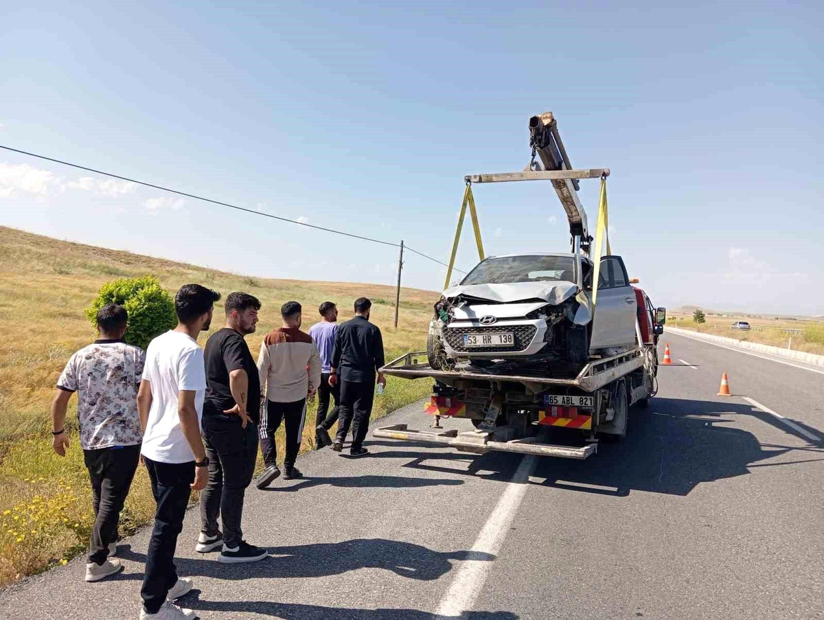 Van\'da kontrolden çıkan otomobil takla attı, 1 kişi yaralandı