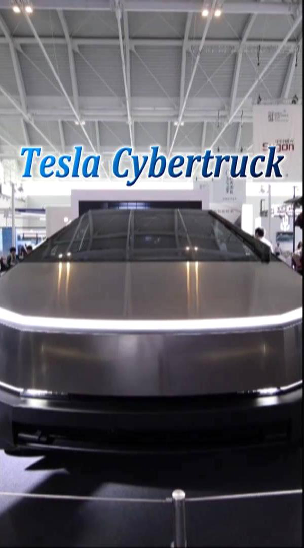 Tesla Cybertruck\'ın çeşitli görüntüleri