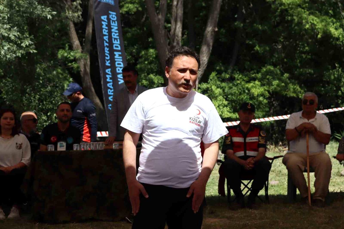 Kayseri Valisi Gençlerle Bir Araya Geldi