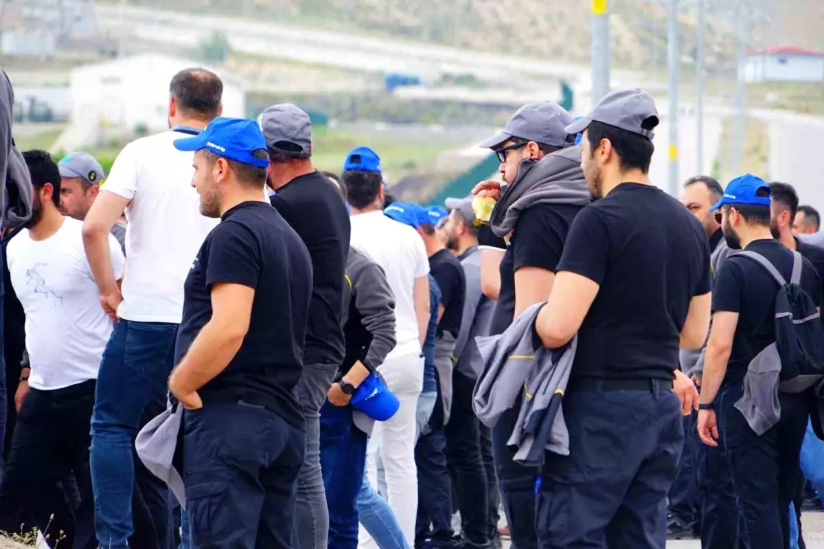 Çankırı\'da Sumitomo Rubber AKO Lastik Fabrikası İşçileri Grevde