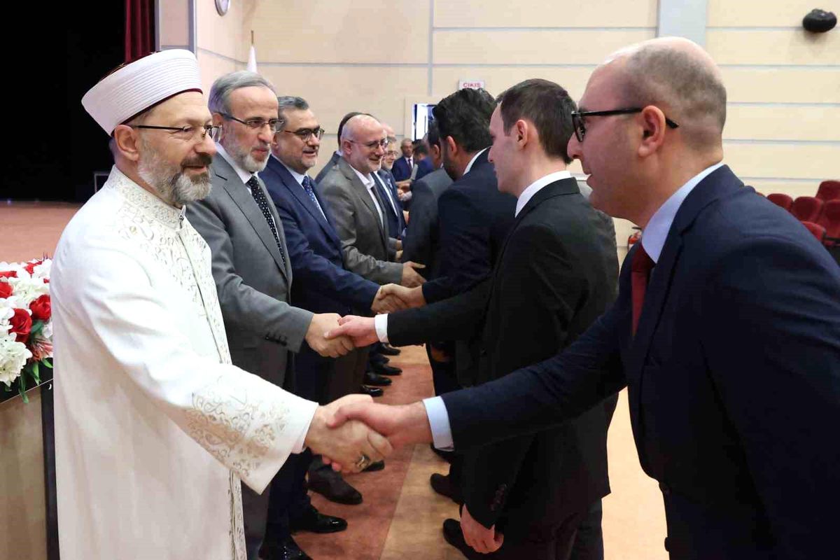 Diyanet İşleri Başkanı Erbaş: "747 bin 52 hisse kurbanı 35 milyona yakın insanın sofrasına ulaştırmaya gayret ettik"