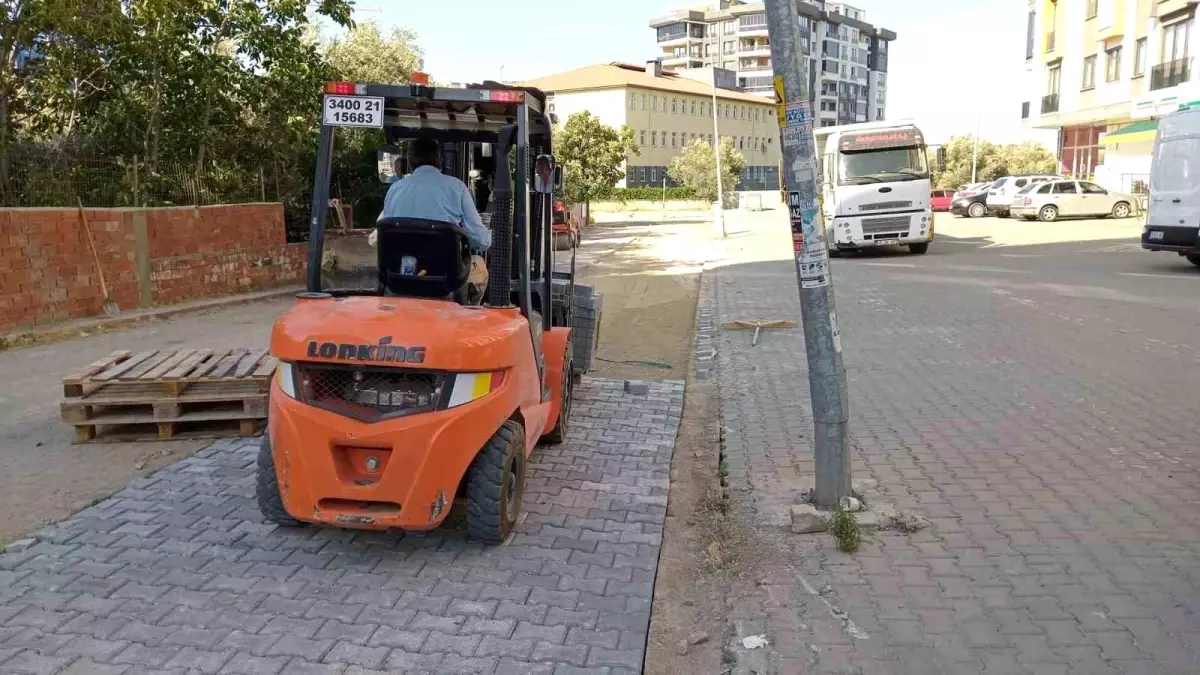 Edremit Belediyesi Yolların Bakım ve Onarımlarını Sürdürüyor