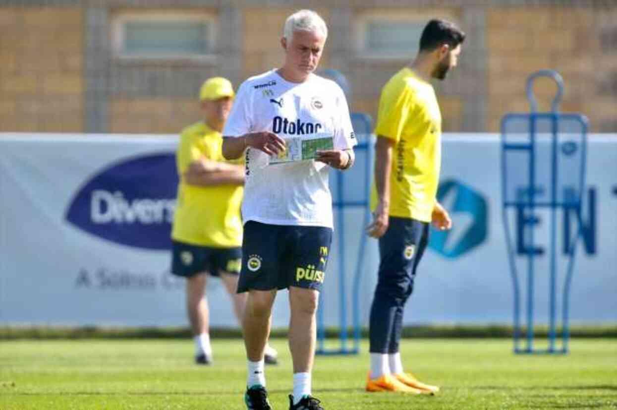 Fenerbahçe sezonu açtı! Jose Mourinho sahaya indi