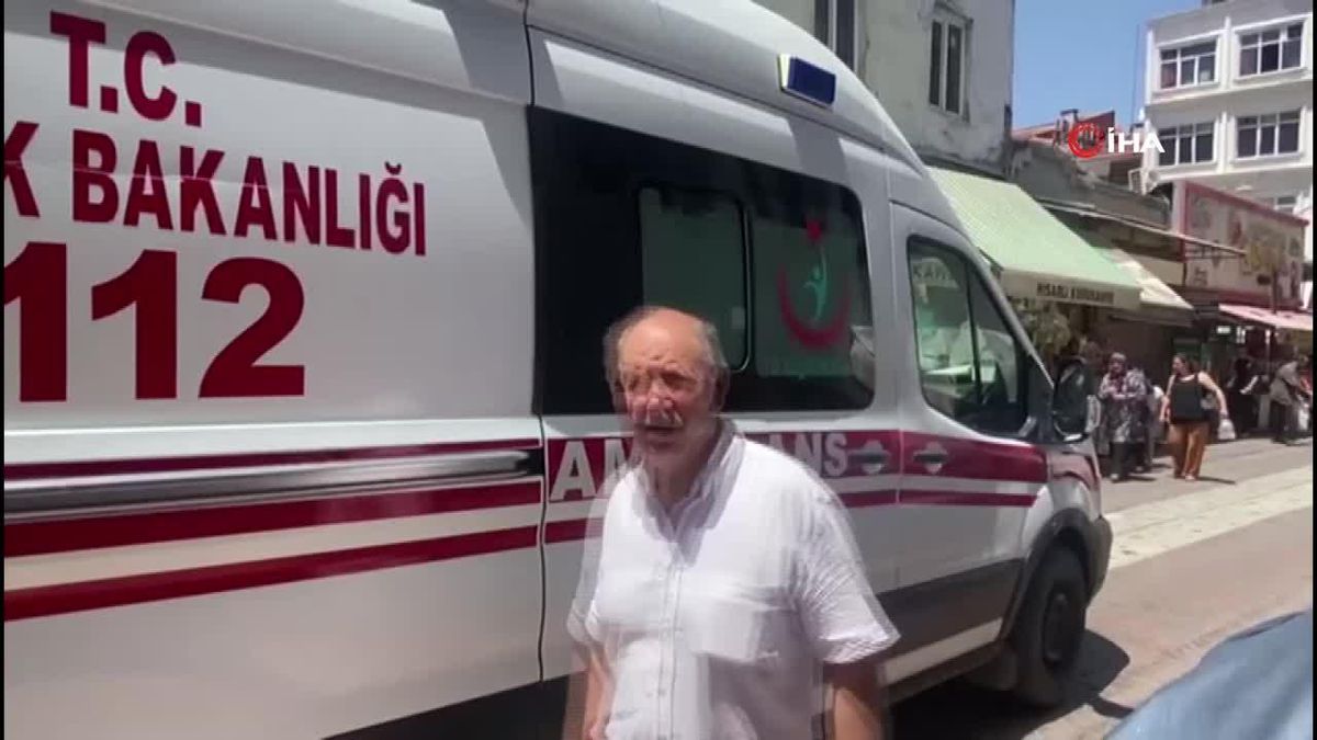 Hamamda düşerek başını çarpan 70 yaşındaki adam ambulansta hayata döndürüldü
