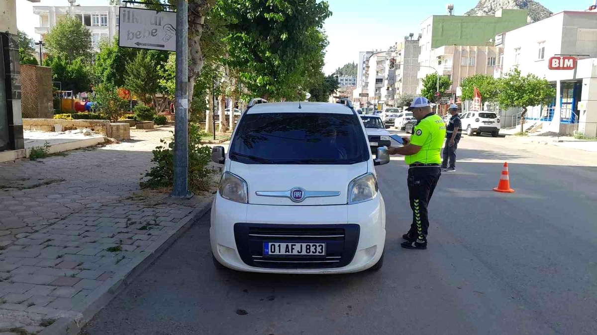 Kozan\'da Uygulamalarda 4 Şüpheli Yakalandı
