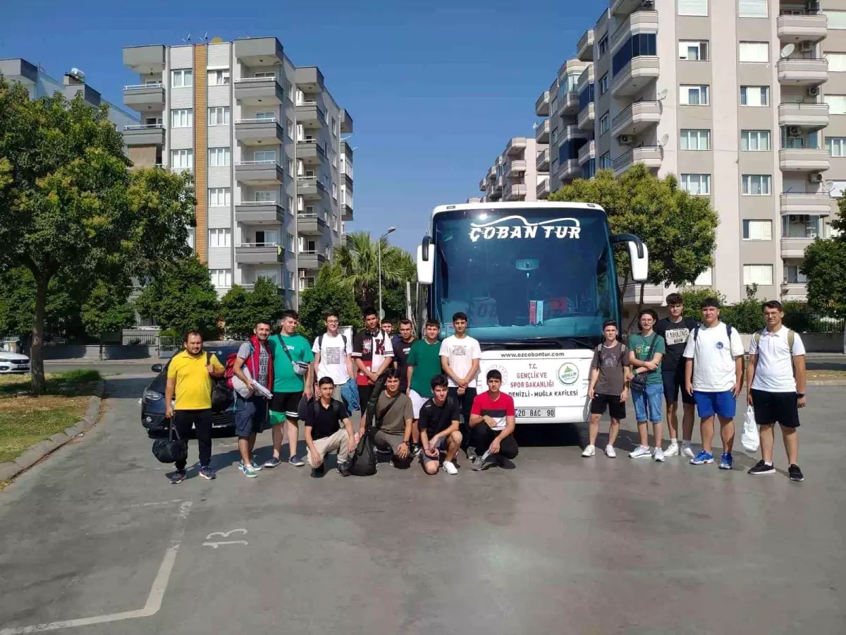 Muğla Gençlik Merkezi Gönüllüleri Trabzon\'da Doğa Kampına Gitti