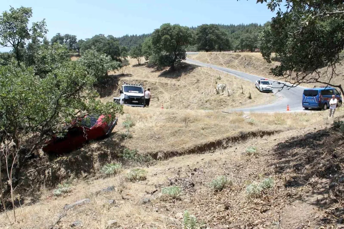 Aydın Buharkent\'te Trafik Kazası: 3 Yaralı