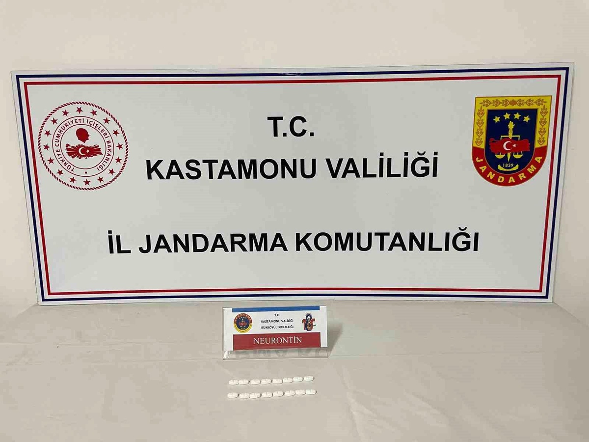 Kastamonu\'da Psikiyatri Hastası Kadın, Kendisine Yazılan Yeşil Reçeteyle Aldığı İlaçları Satmaya Çalışırken Yakalandı