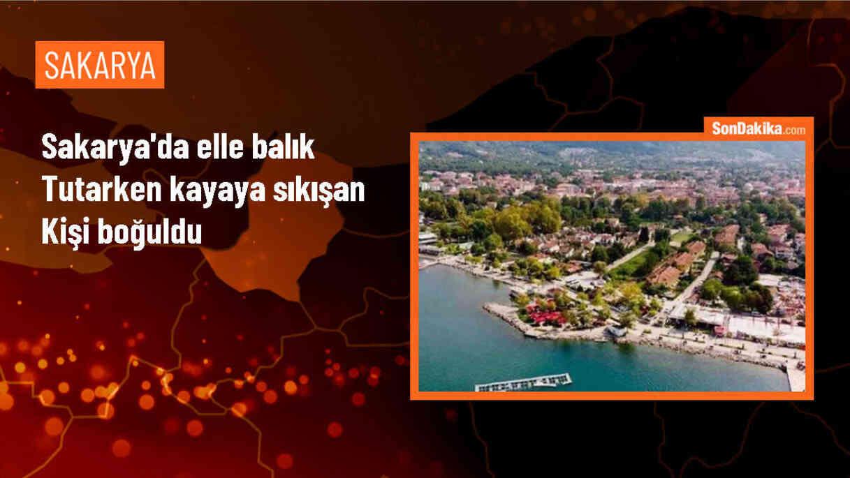 Sakarya\'da balık tutarken kayaya sıkışan kişi boğuldu
