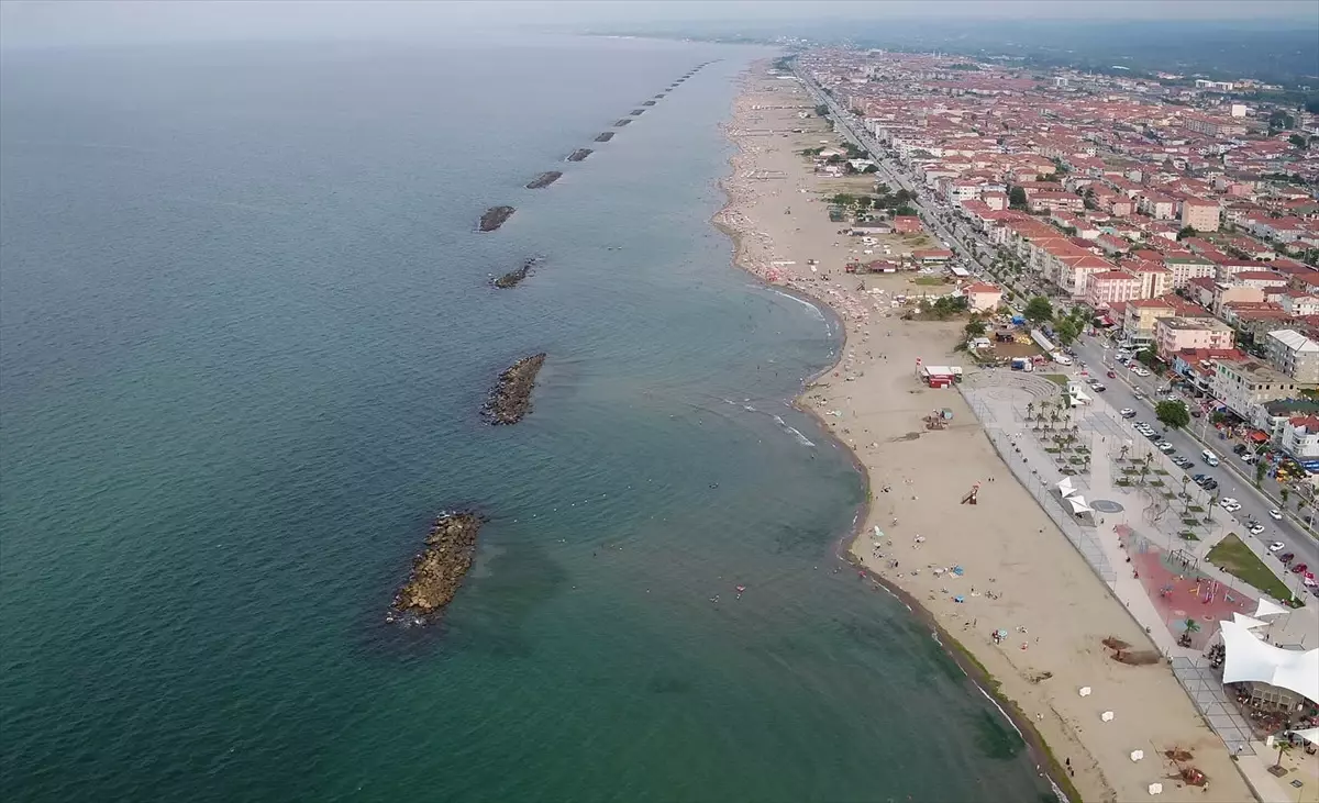 Sakarya Sahillerinde Cankurtaranlar 9 Kişiyi Kurtardı