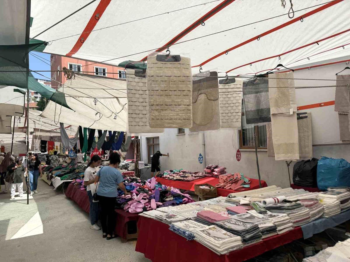 Zonguldak\'ta Sosyete Pazarında Ucuz Ürünler Yoğun İlgi Gördü