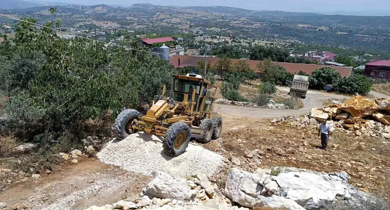 Tarsus Belediyesi Köy Yollarını Yeniliyor