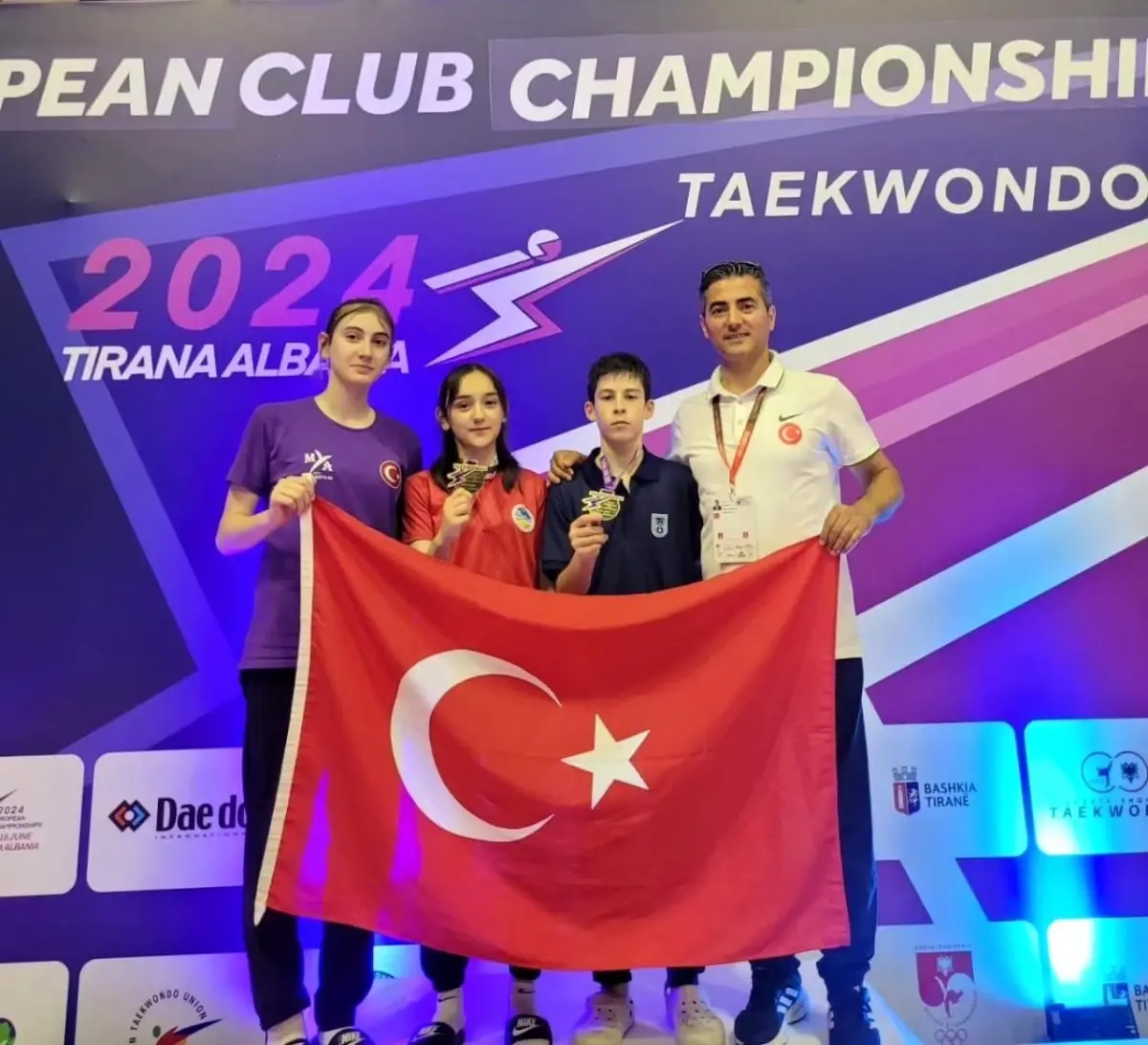 Düzceli Sporcular Taekwondo Avrupa Kulüpler Şampiyonasında 2 Altın Madalya Kazandı