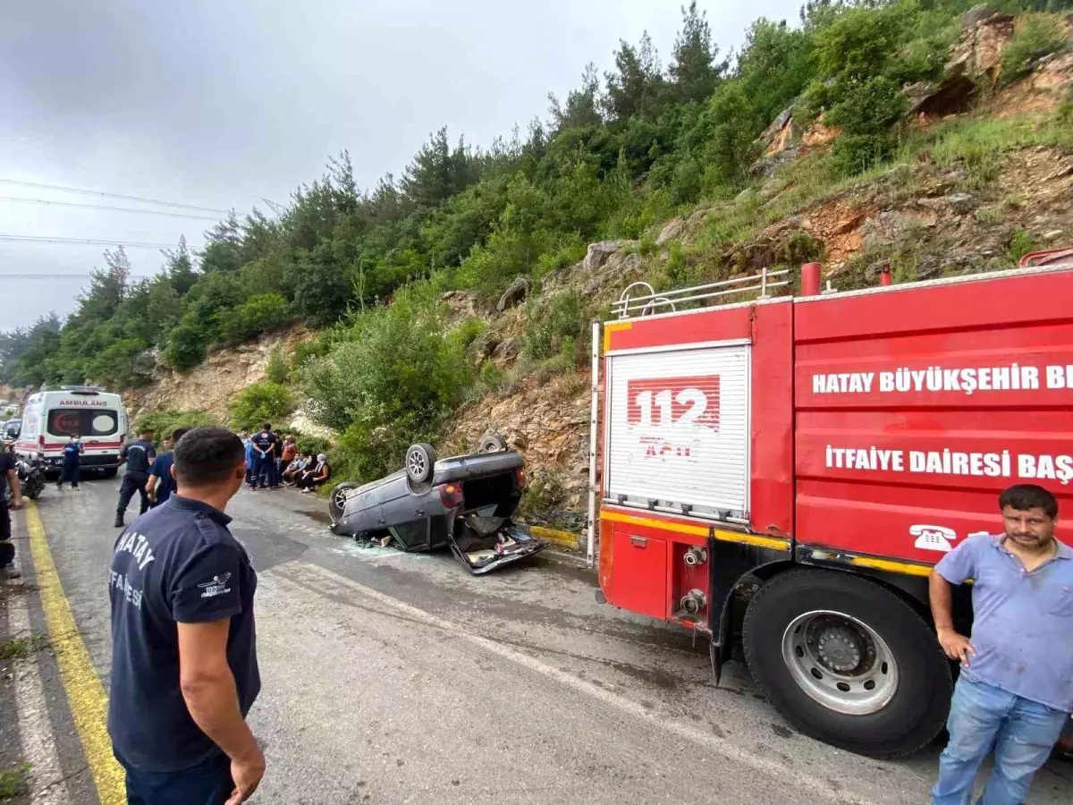 Hatay\'da Yayla Yolunda Otomobil Takla Attı, 3 Kişi Yaralandı